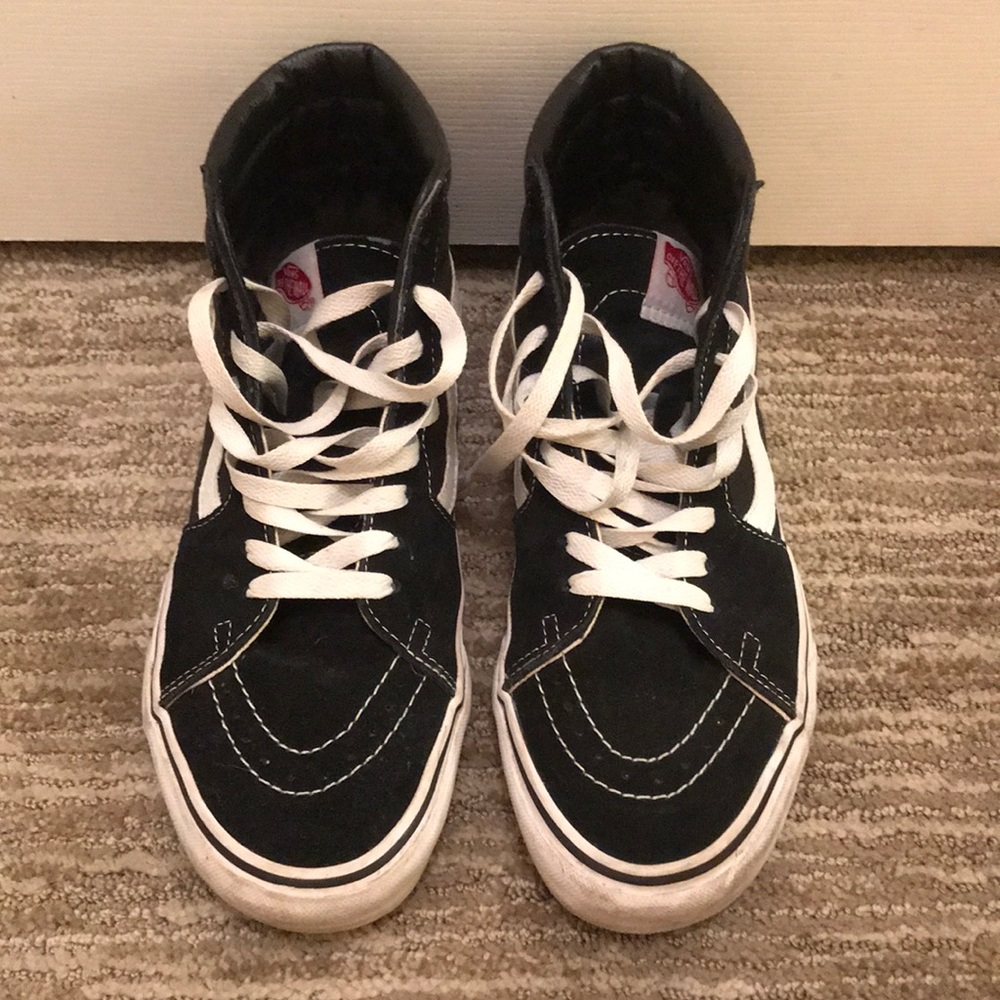 Black sk8 hi vans
